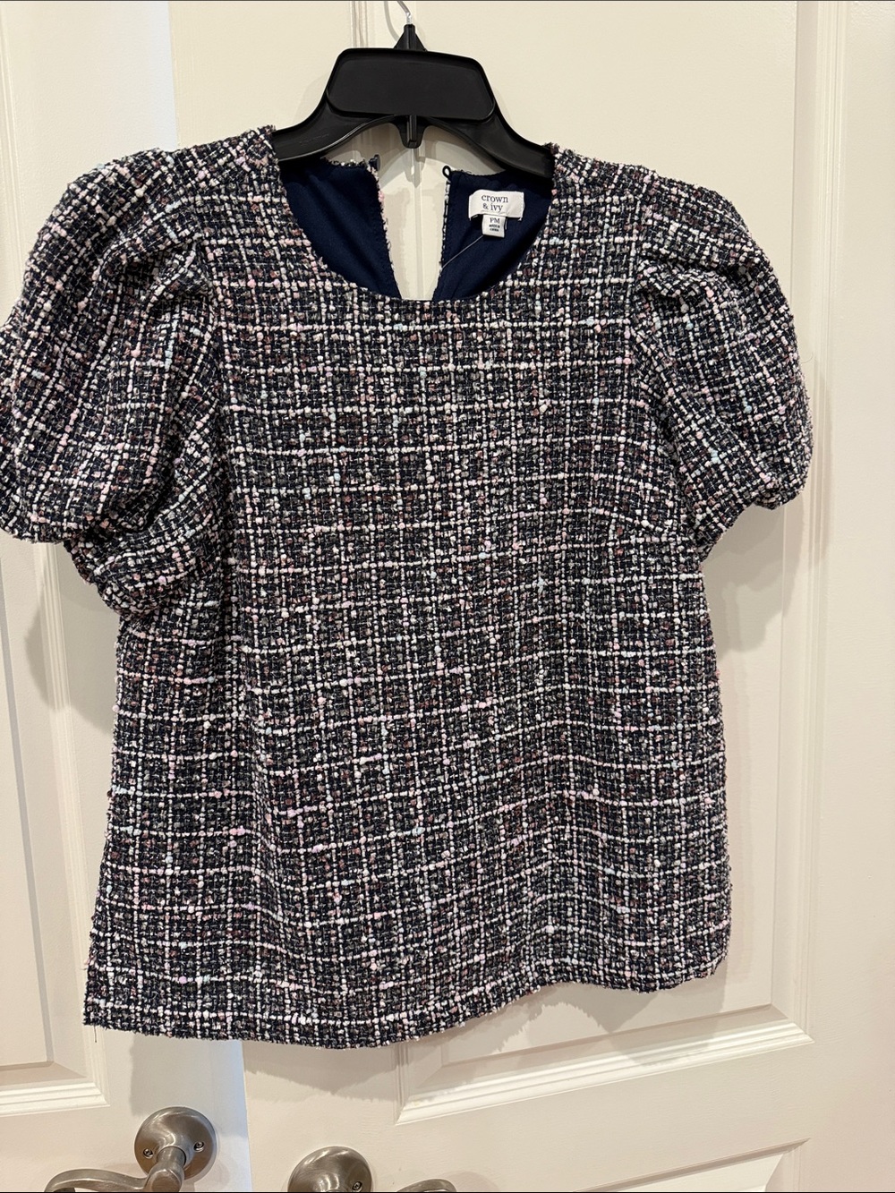 NWT Med Crown & Ivy Navy and Pink medium Tweed Puff Sleeve Blouse